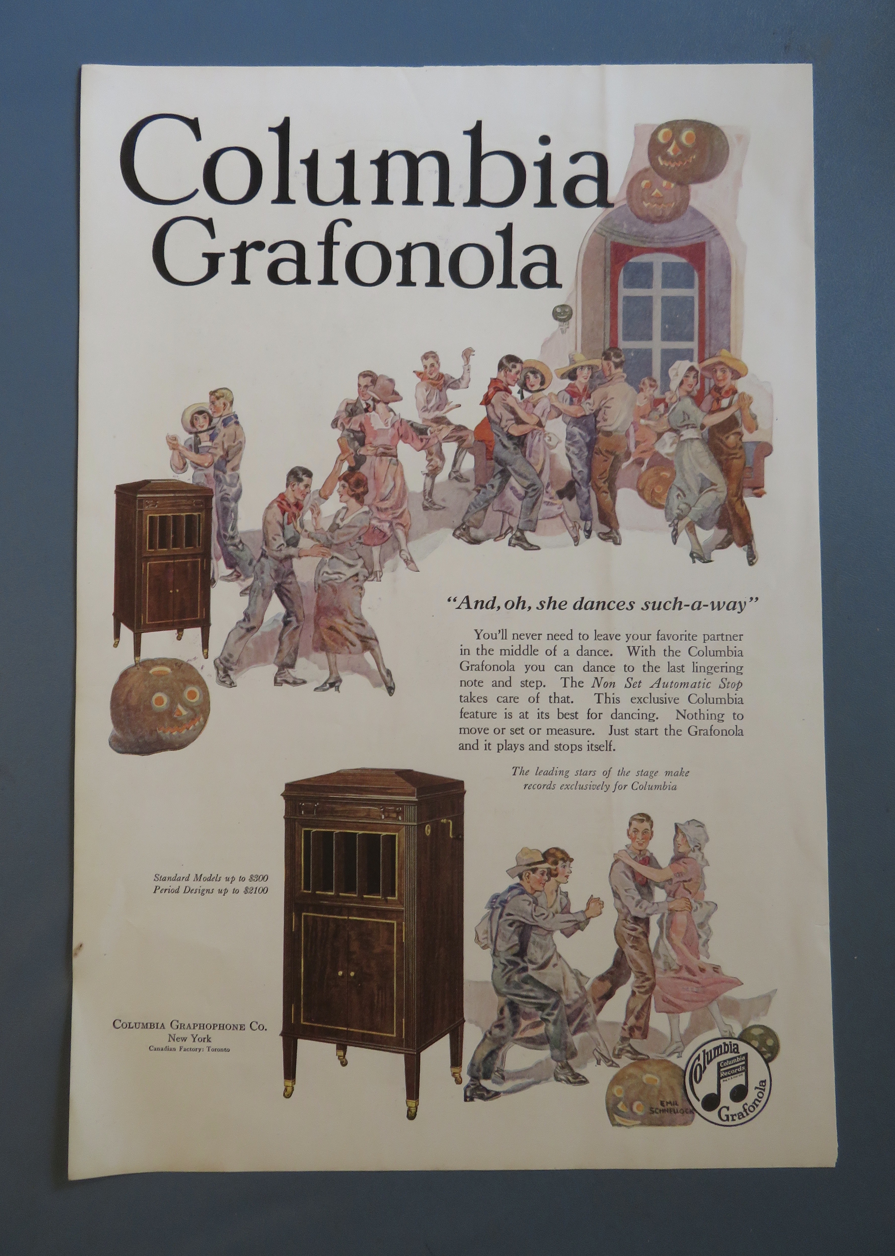 1920 Columbia Graphophone with the Grafonola